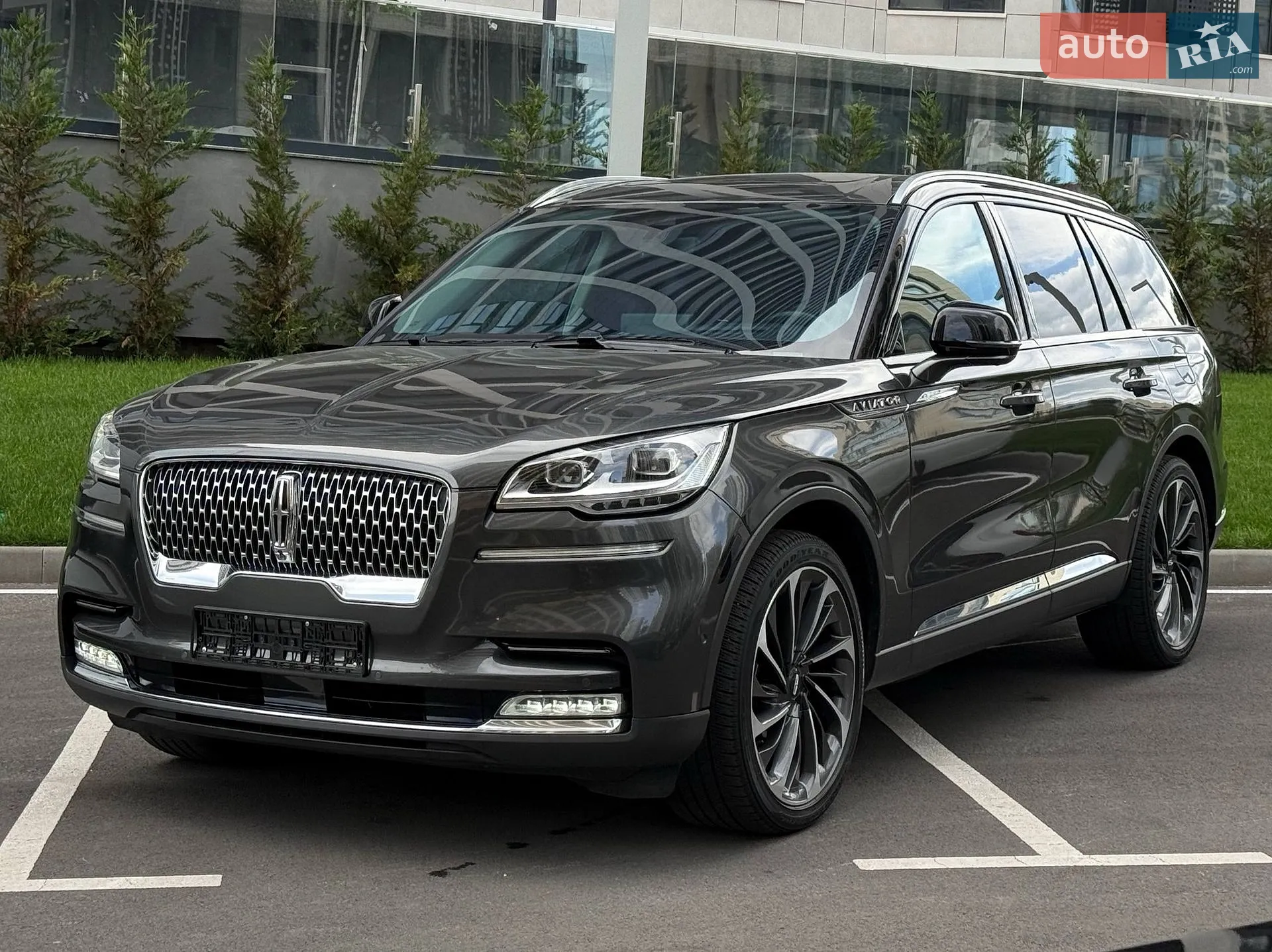 2019 Lincoln Aviator - мініатюра 7
