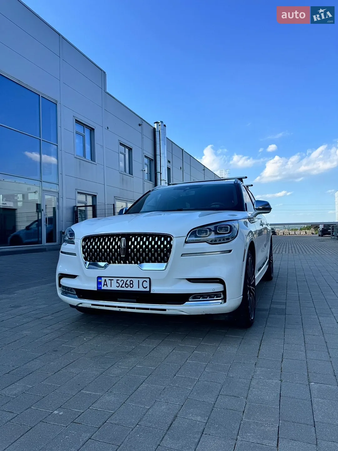 2020 Lincoln Aviator - мініатюра 3