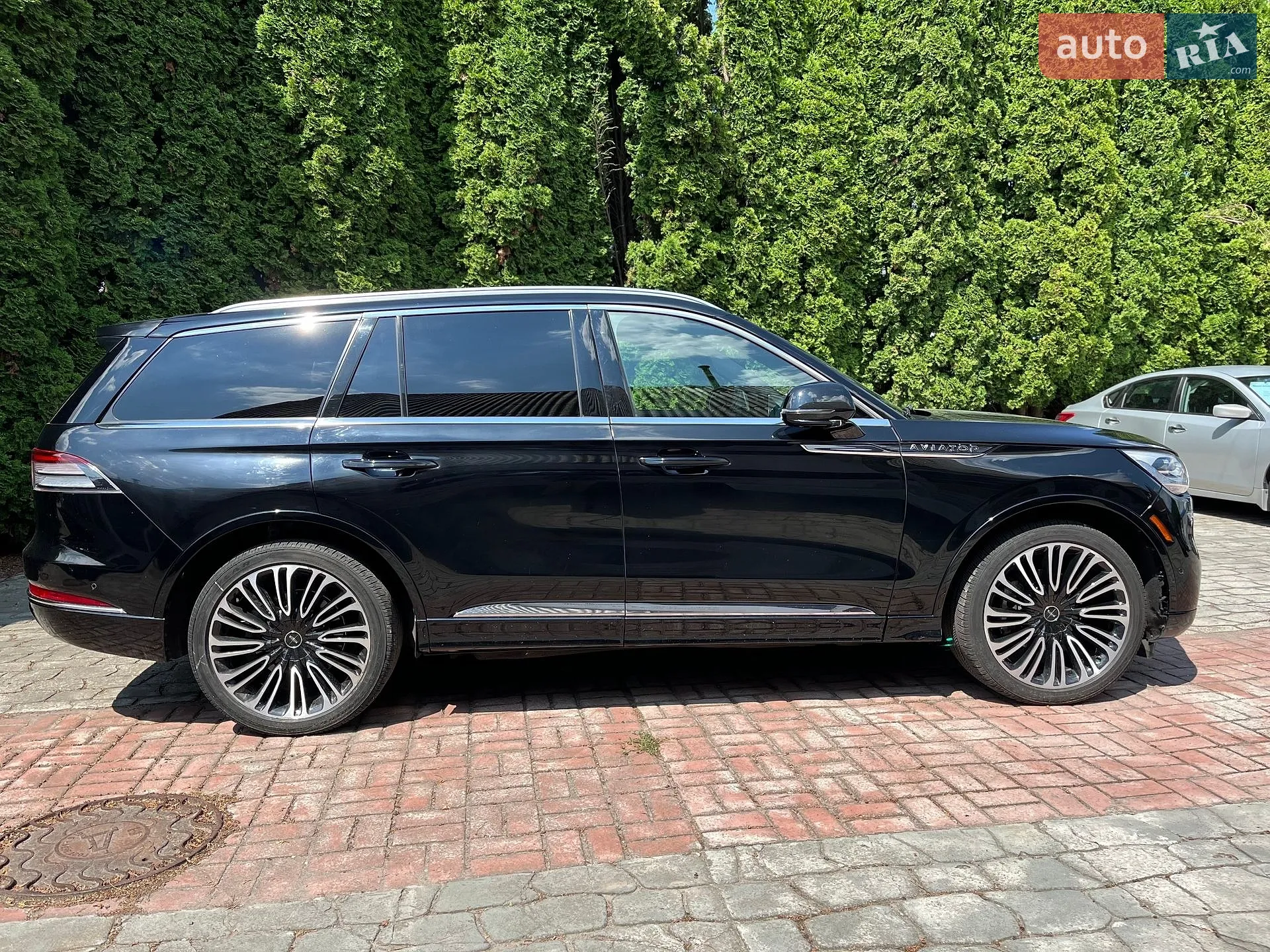 2022 Lincoln Aviator - мініатюра 2