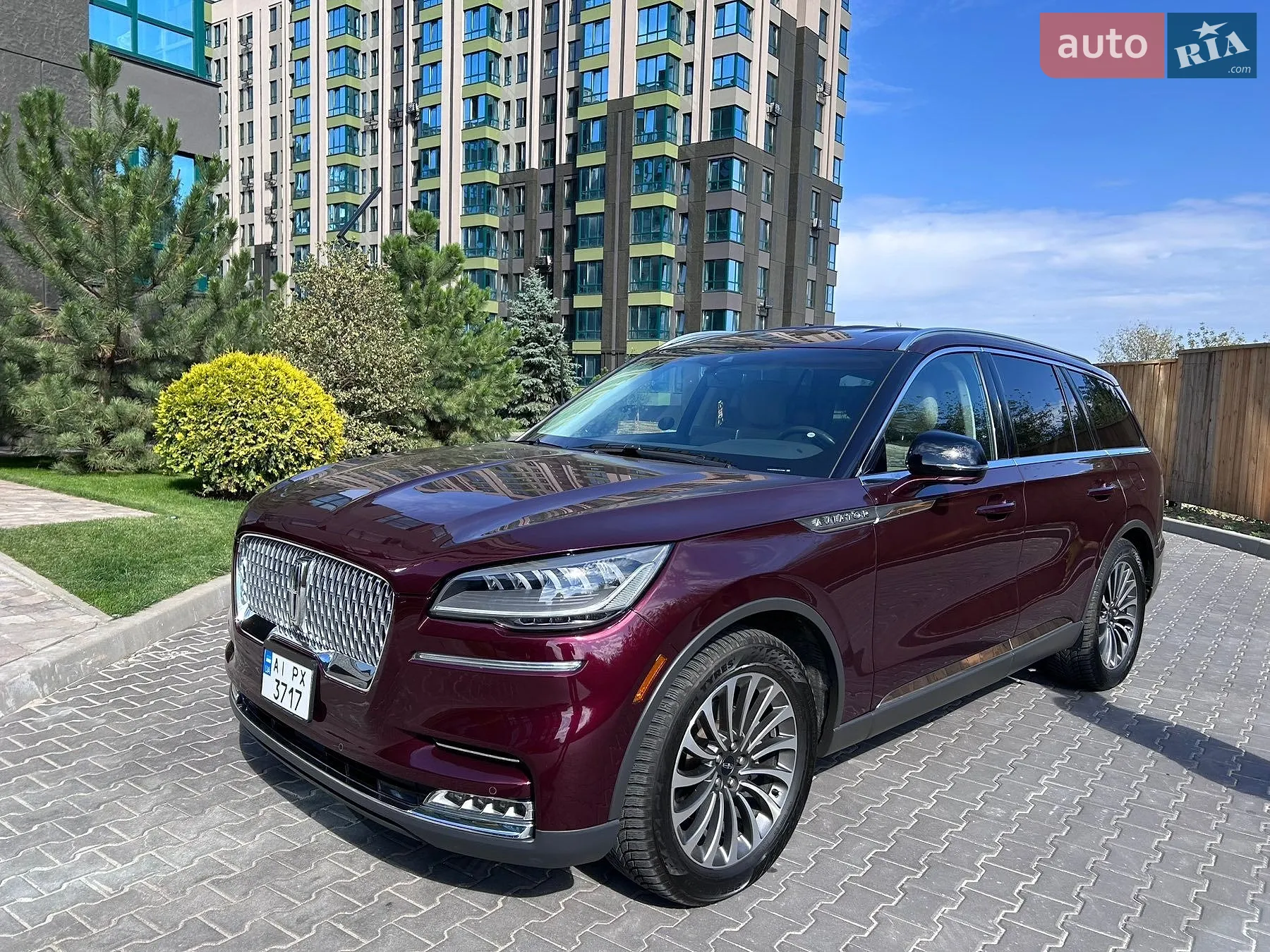 2019 Lincoln Aviator - мініатюра 3