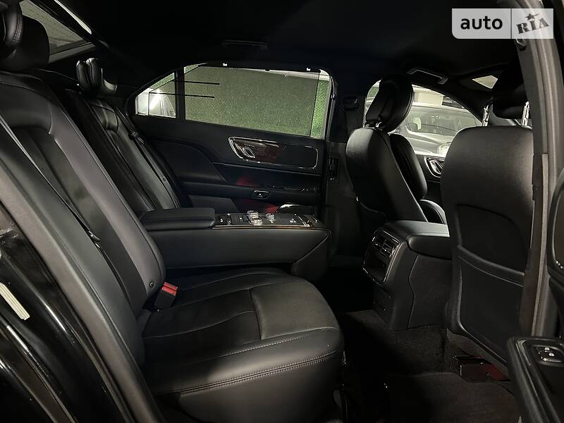 Седан Lincoln Continental 2018 в Києві