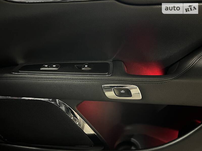 Седан Lincoln Continental 2018 в Києві