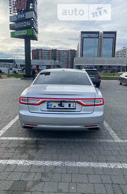Седан Lincoln Continental 2017 в Львове