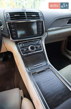 Седан Lincoln Continental 2019 в 