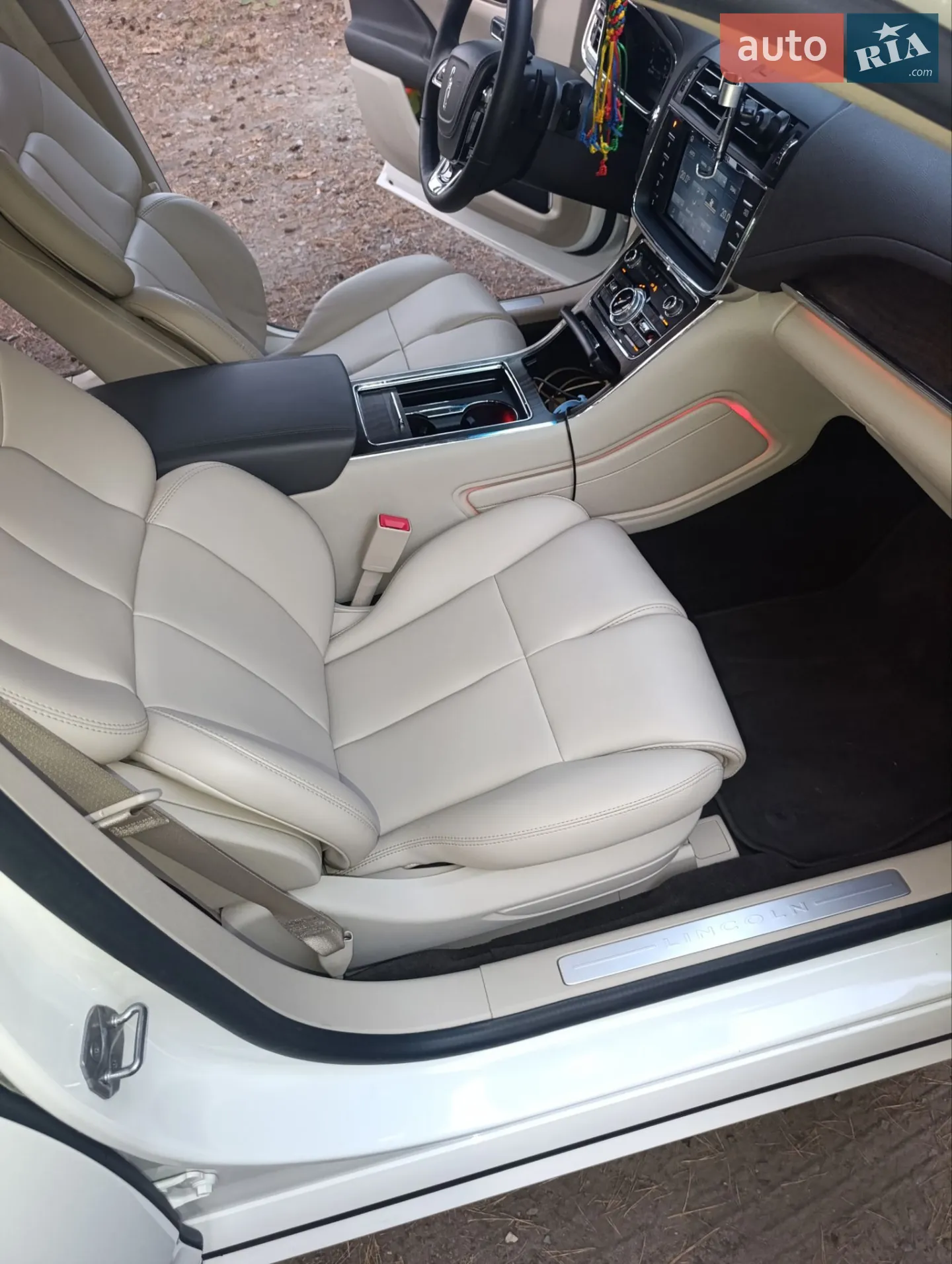 2019 Lincoln Continental - мініатюра 20