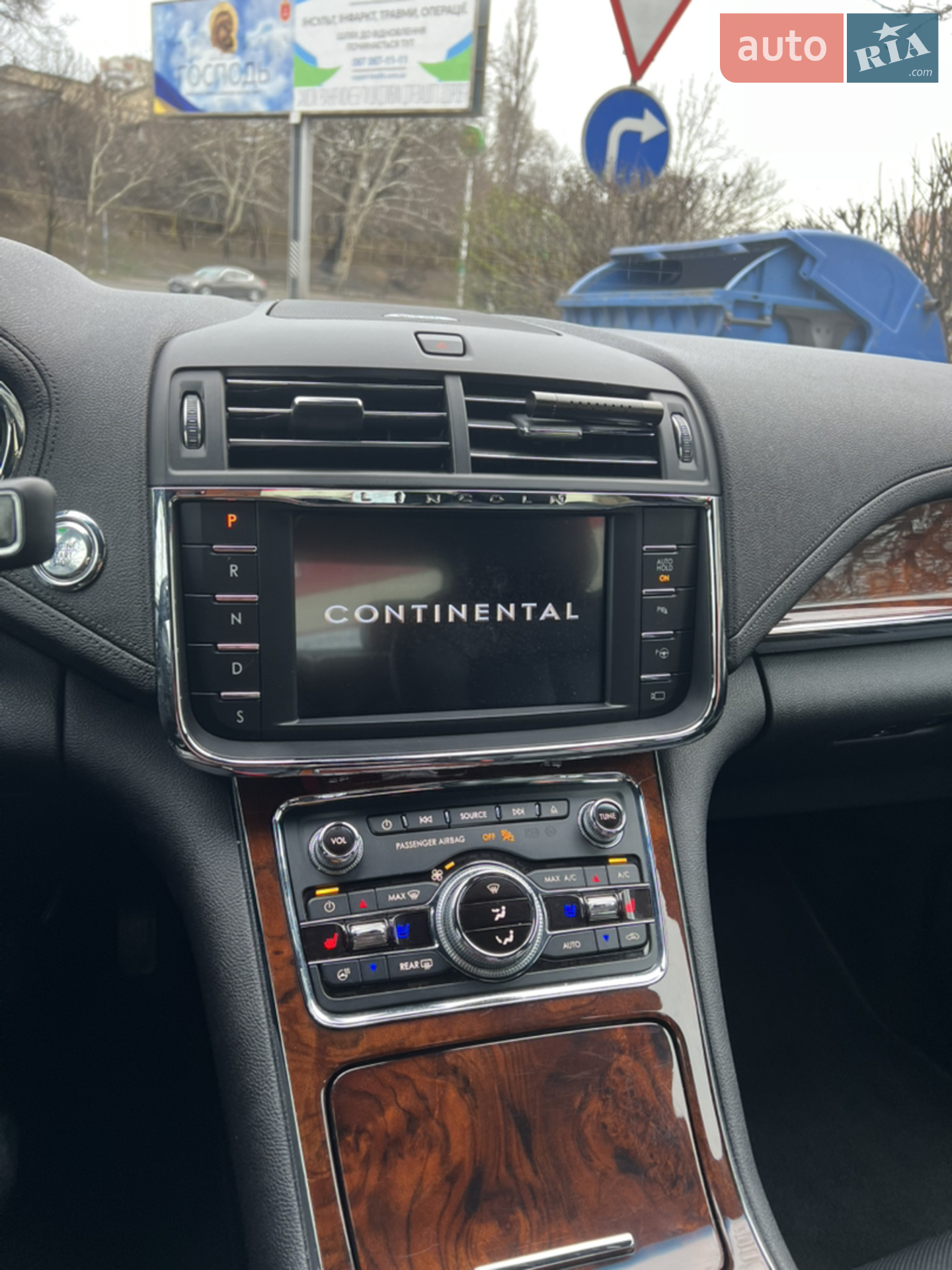 2020 Lincoln Continental - мініатюра 13