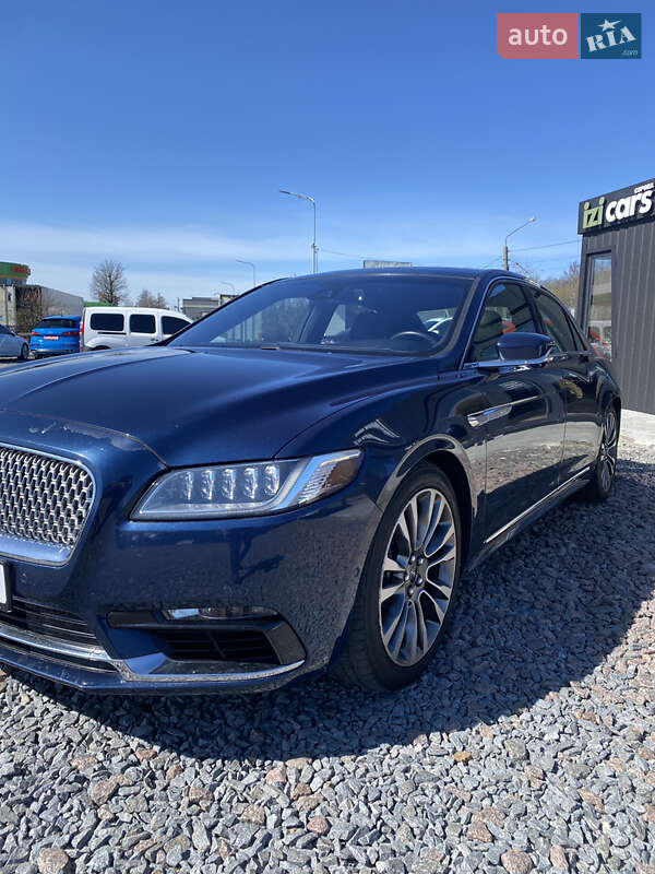 Седан Lincoln Continental 2016 в Львові
