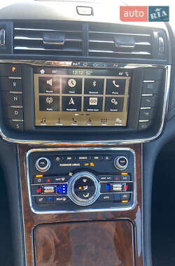 Седан Lincoln Continental 2016 в 