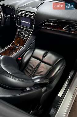 Седан Lincoln Continental 2017 в 