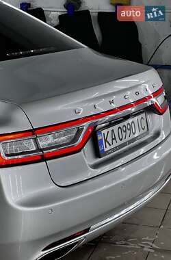 Седан Lincoln Continental 2017 в 