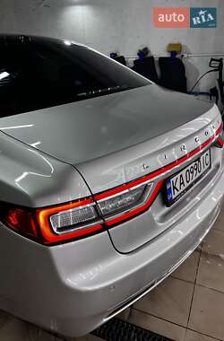 Седан Lincoln Continental 2017 в 