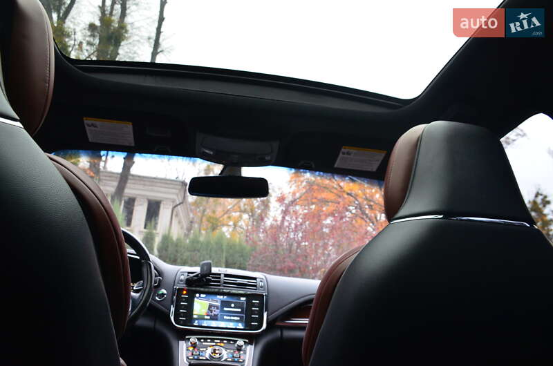 Седан Lincoln Continental 2016 в Киеве