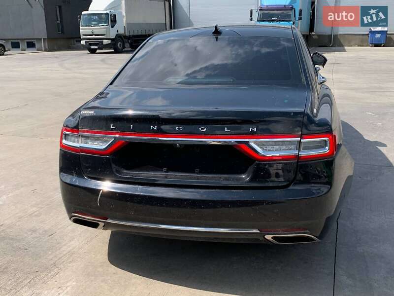 Седан Lincoln Continental 2018 в Львові