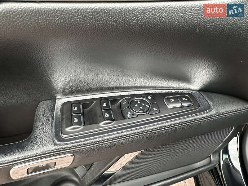 Седан Lincoln Continental 2016 в Чернівцях