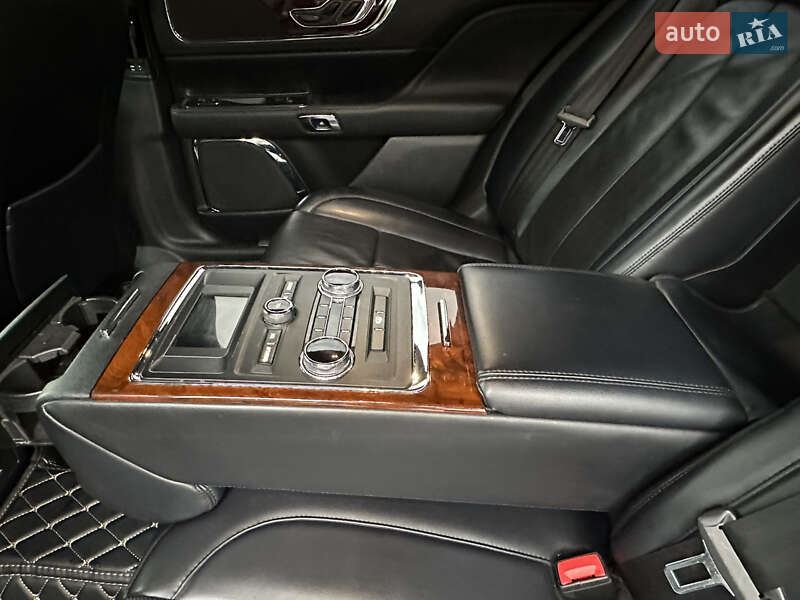 Седан Lincoln Continental 2016 в Чернівцях