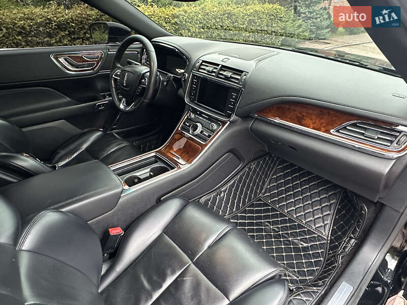 Седан Lincoln Continental 2016 в Чернівцях