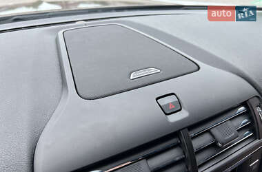Седан Lincoln Continental 2016 в 