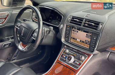 Седан Lincoln Continental 2016 в 