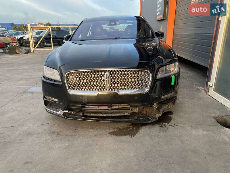 Седан Lincoln Continental 2017 в Львове