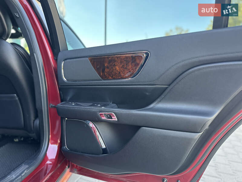 Седан Lincoln Continental 2017 в Києві фото 39 Седан Lincoln Continental 2017 в Києві