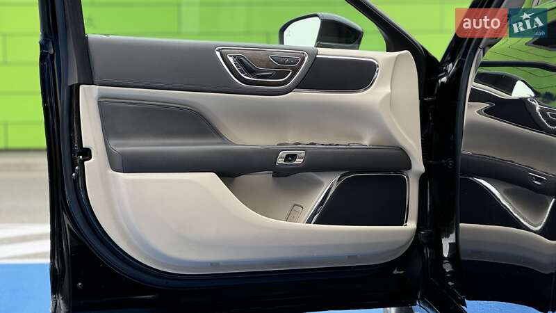 Седан Lincoln Continental 2016 в Києві фото 13 Седан Lincoln Continental 2016 в Києві