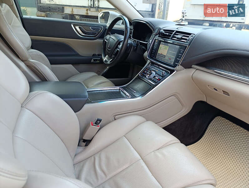 Седан Lincoln Continental 2016 в Днепре