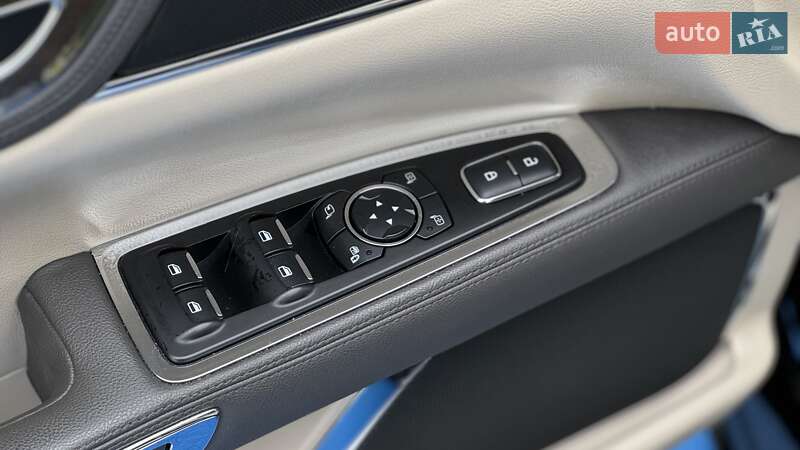 Седан Lincoln Continental 2016 в Киеве