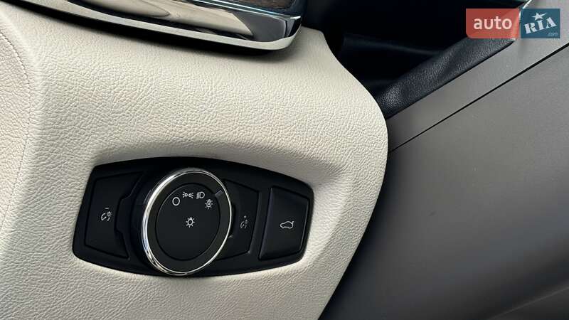 Седан Lincoln Continental 2016 в Киеве