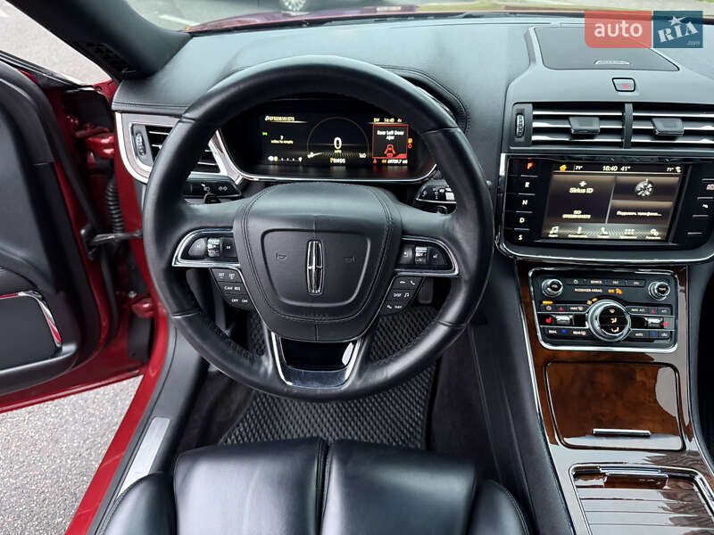 Седан Lincoln Continental 2017 в Киеве