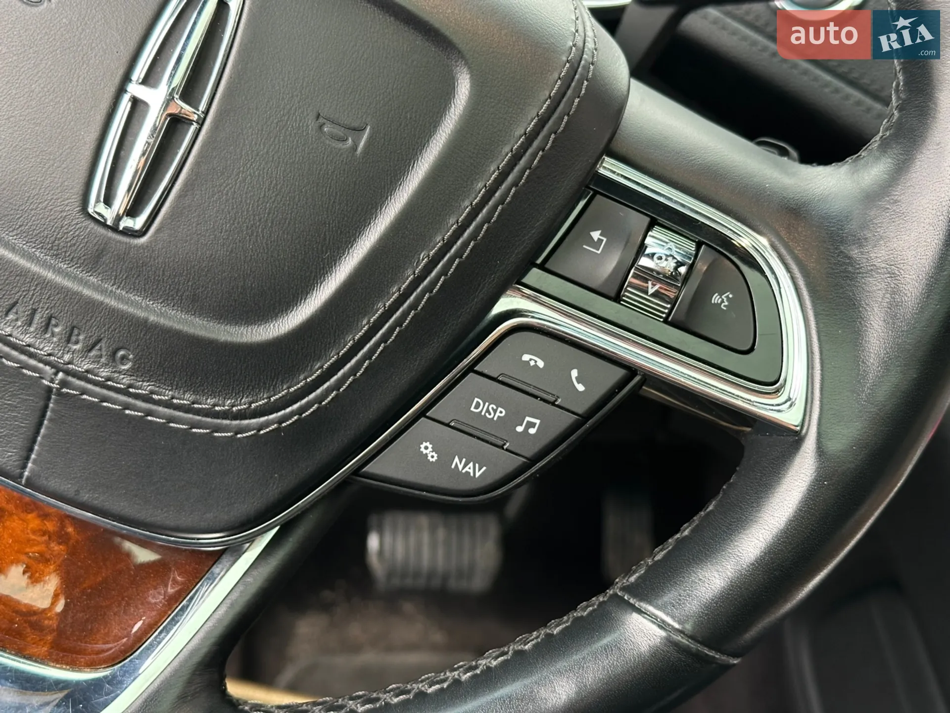 2016 Lincoln Continental - мініатюра 29