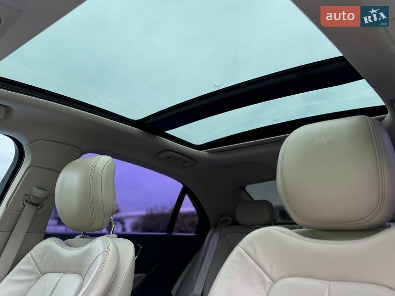 Седан Lincoln Continental 2016 в Києві