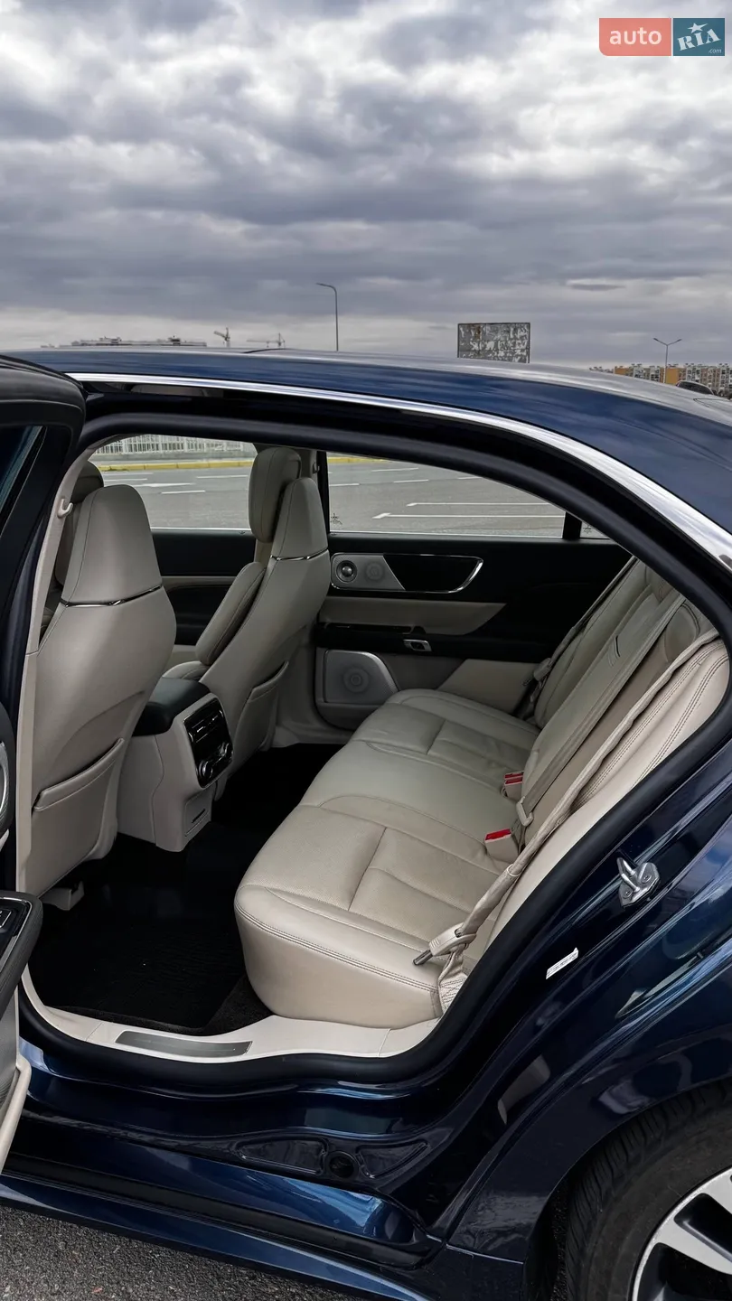 2017 Lincoln Continental - мініатюра 13