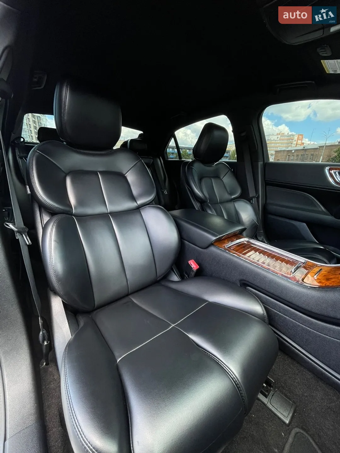 2020 Lincoln Continental - мініатюра 19