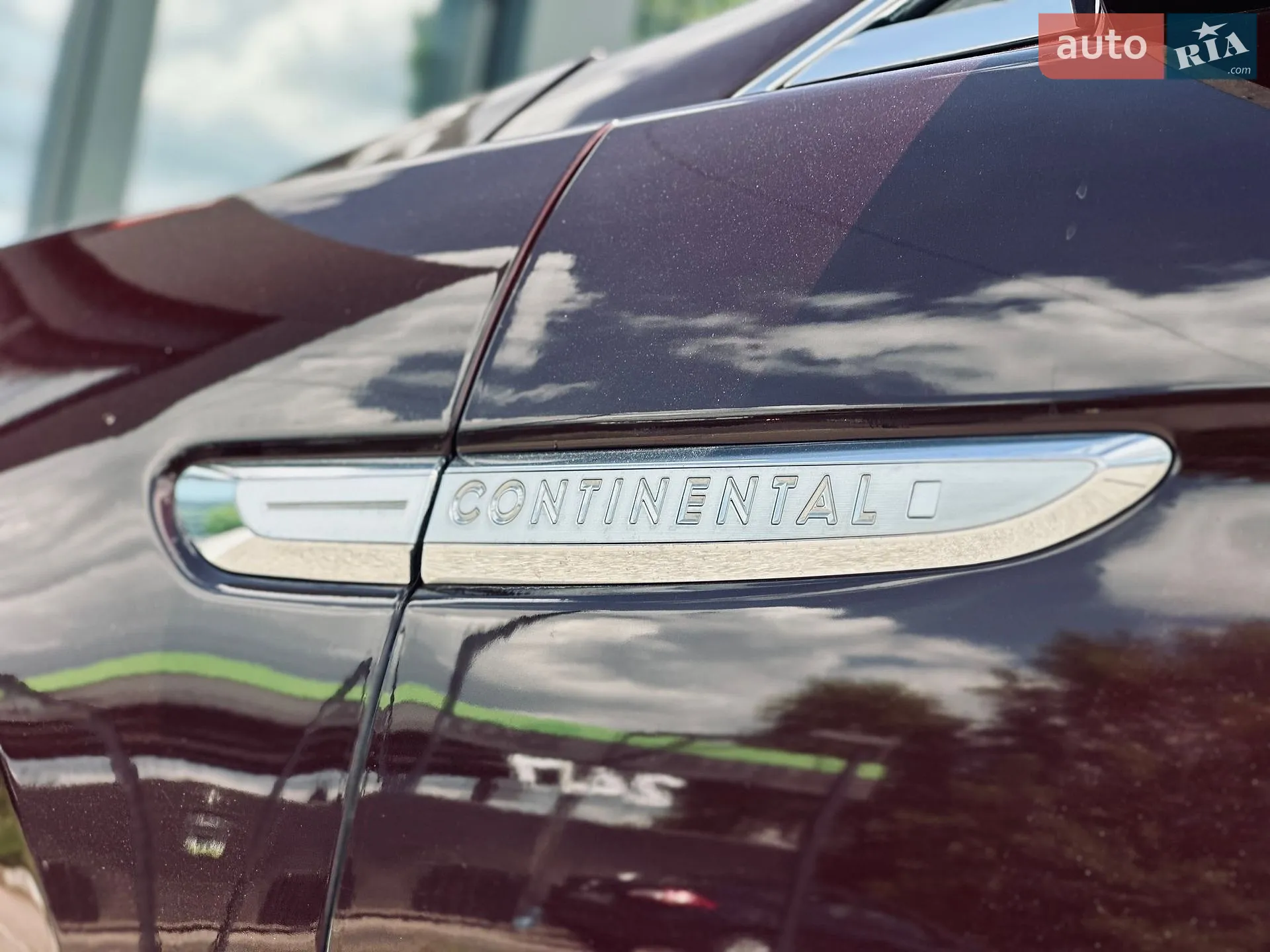 2017 Lincoln Continental - мініатюра 31