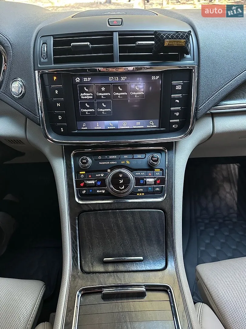 2019 Lincoln Continental - мініатюра 10