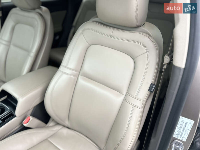 Позашляховик / Кросовер Lincoln Corsair 2021 в Одесі фото 18 Позашляховик / Кросовер Lincoln Corsair 2021 в Одесі