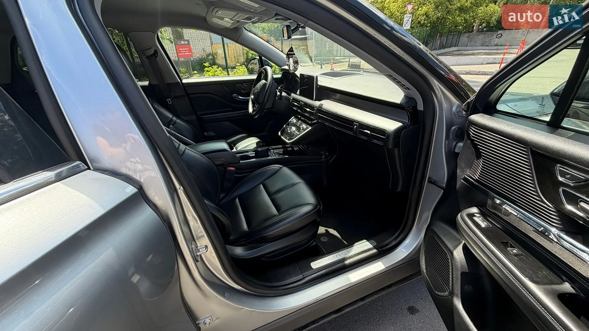 Lincoln Corsair 2022 VIN 5LMCJ1C90NUL12810 фото оголошення 18 з 27