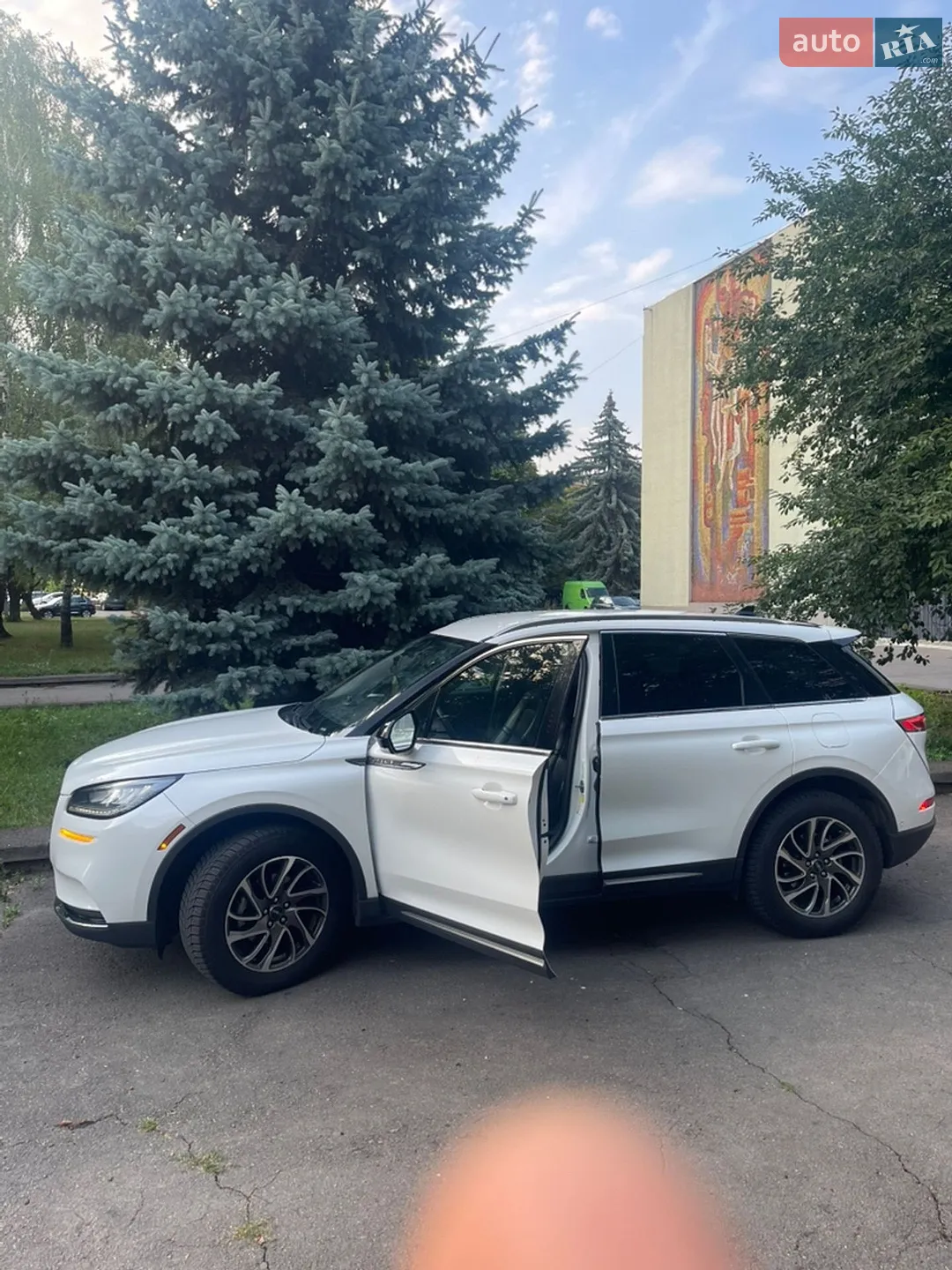 2022 Lincoln Corsair - мініатюра 4