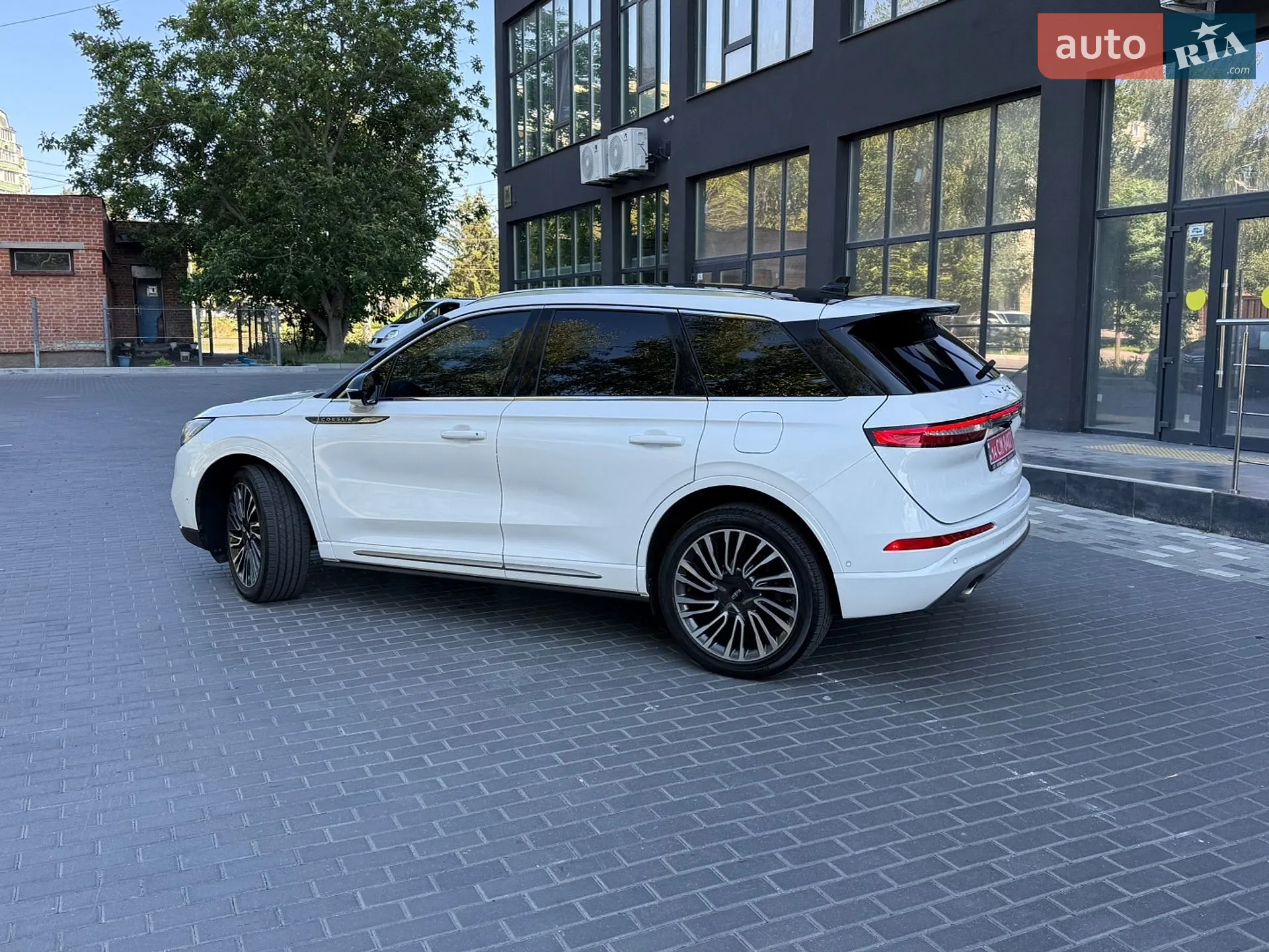 2021 Lincoln Corsair - мініатюра 7