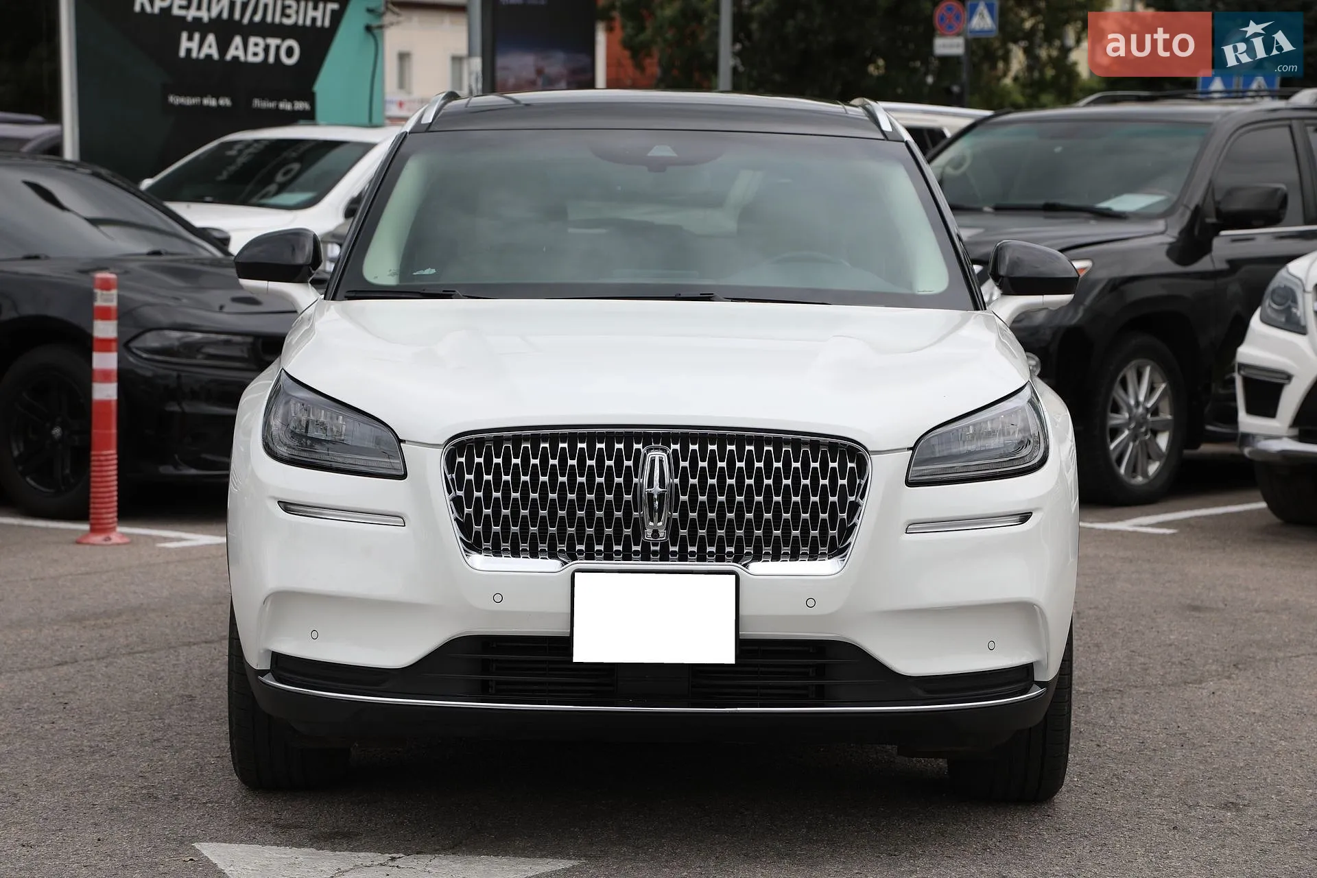 2022 Lincoln Corsair - мініатюра 2