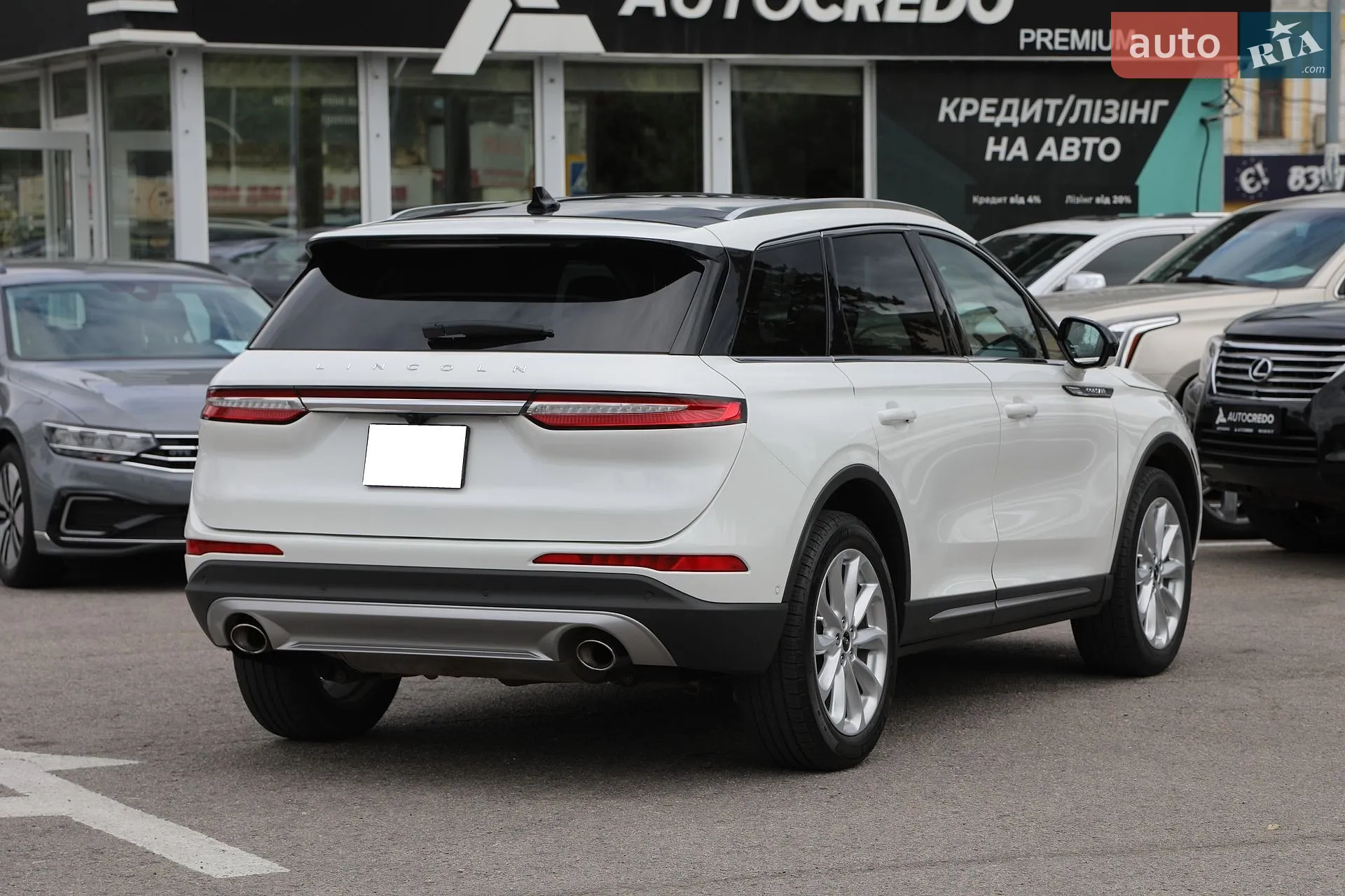 2022 Lincoln Corsair - мініатюра 8