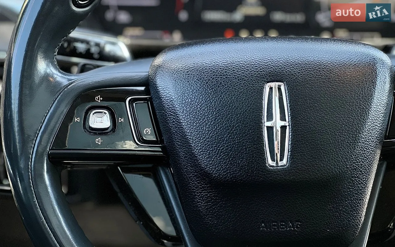 2021 Lincoln Corsair - мініатюра 12
