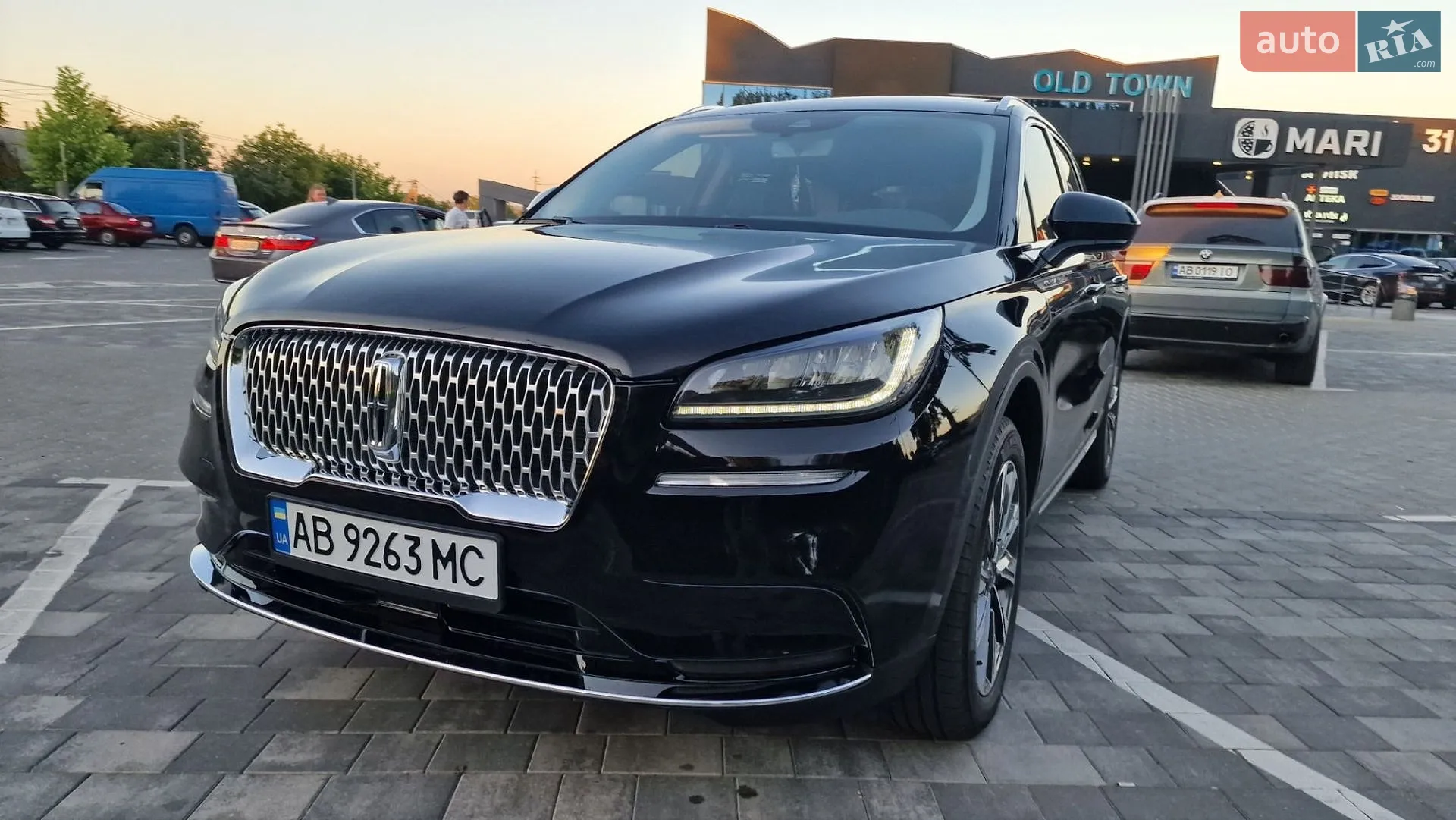 2022 Lincoln Corsair - мініатюра 4