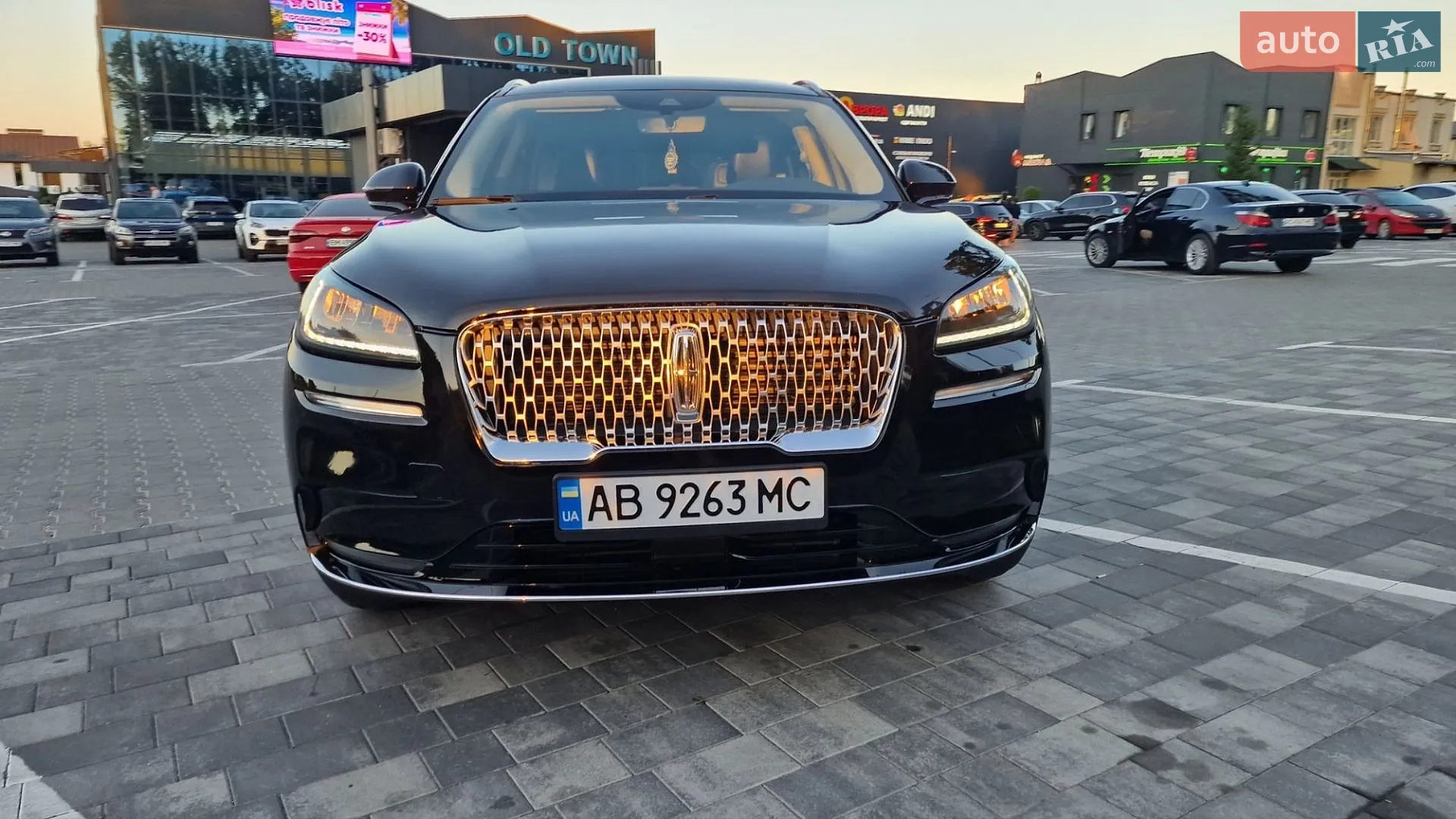 2022 Lincoln Corsair - мініатюра 26