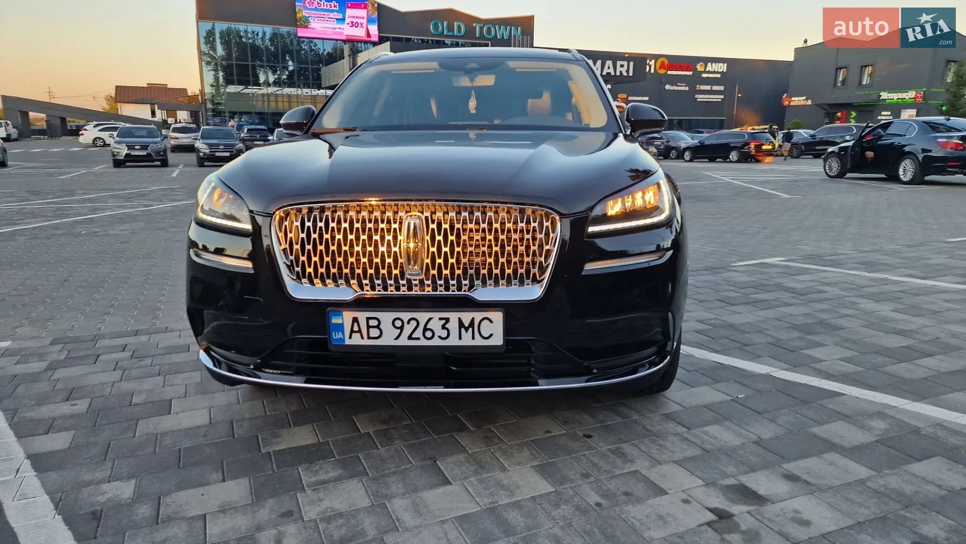 2022 Lincoln Corsair - мініатюра 25