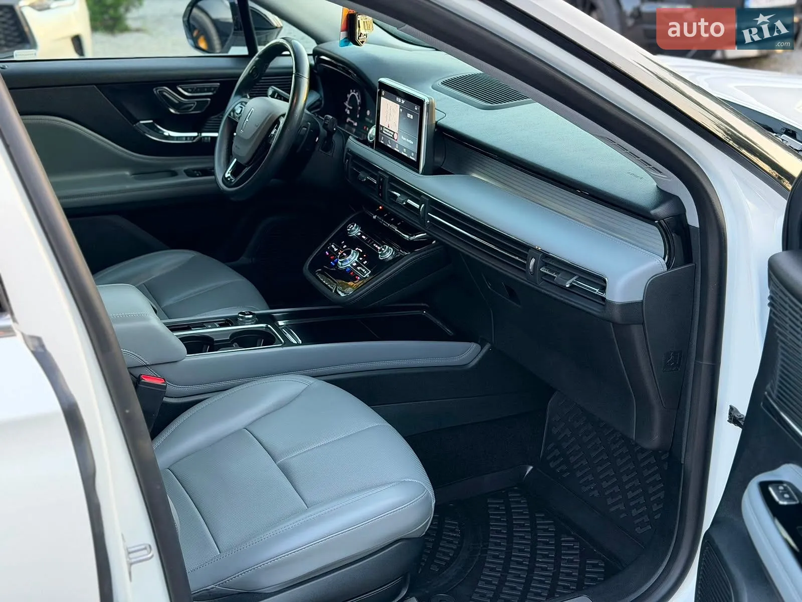 2020 Lincoln Corsair - мініатюра 25