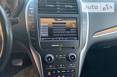 Позашляховик / Кросовер Lincoln MKC 2014 в 