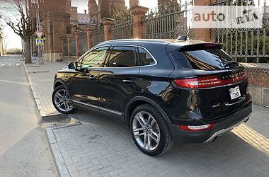 Позашляховик / Кросовер Lincoln MKC 2014 в 