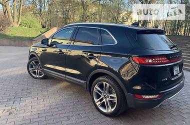 Позашляховик / Кросовер Lincoln MKC 2014 в 