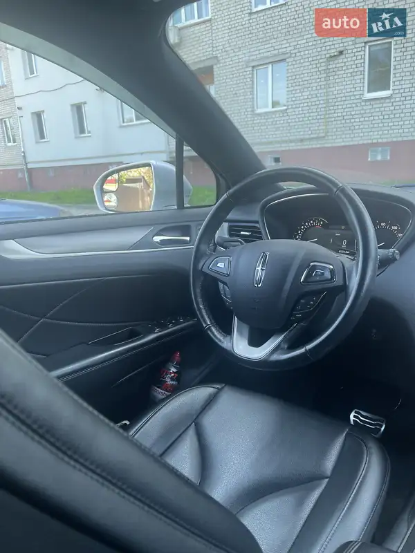 Lincoln MKC 2017 VIN 5LMCJ1C98HUL47194 фото оголошення 13 з 46